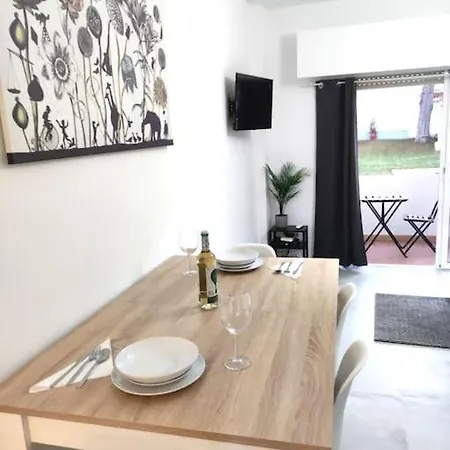 Apartamento Omega Ll Apartment *